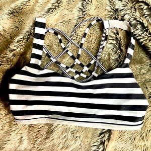 Lululemon free to be wild bra striped size 6